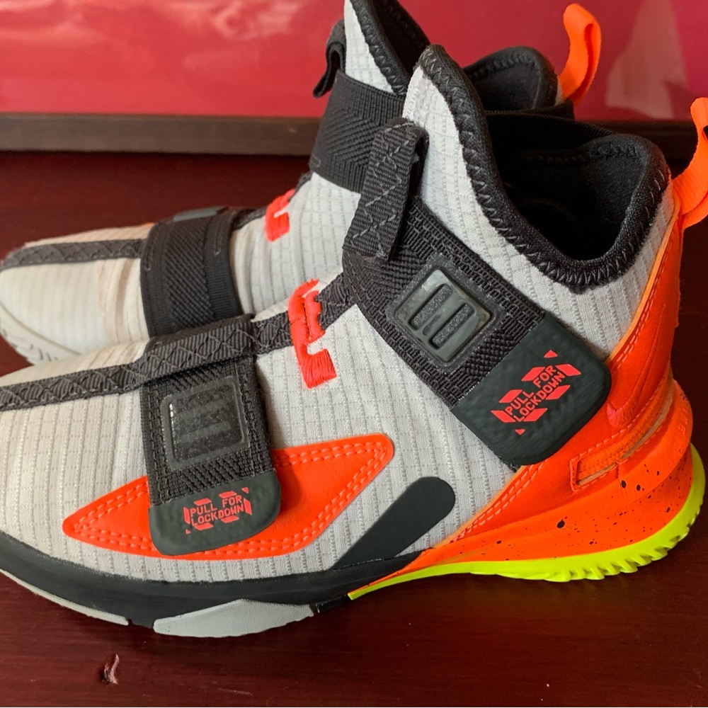 Boys Nike Lebron Soldier Flyease